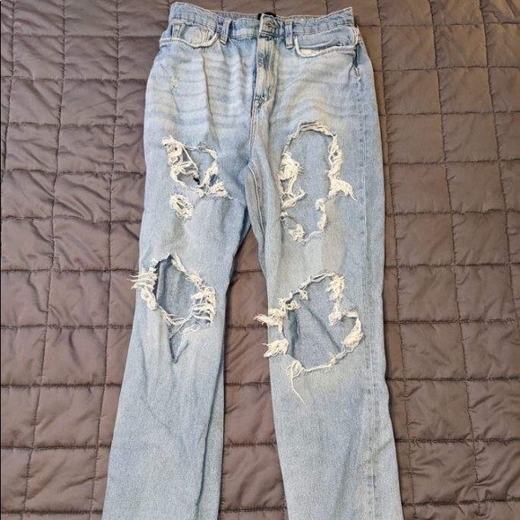Urban Outfitters BDG Mom High Rise Light Wash Destroyed Denim Jeans - Picture 2 of 6